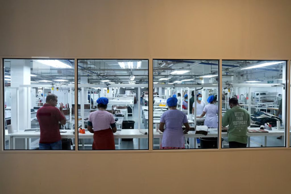 SRI LANKA’S APPAREL INDUSTRY COUNTS ON CUTTING US TARIFF TO COMPETE WITH RIVALS